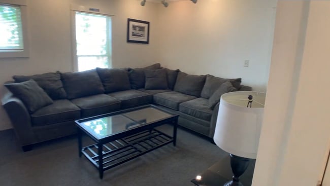 Photo - 208 Williams St