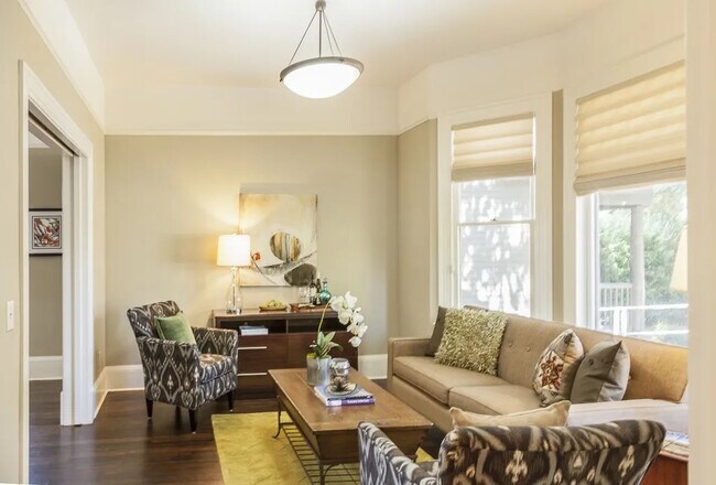 Photo - 1419 E Denny Way Unit A