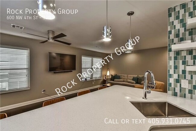 Photo - 600 NW 4th St
