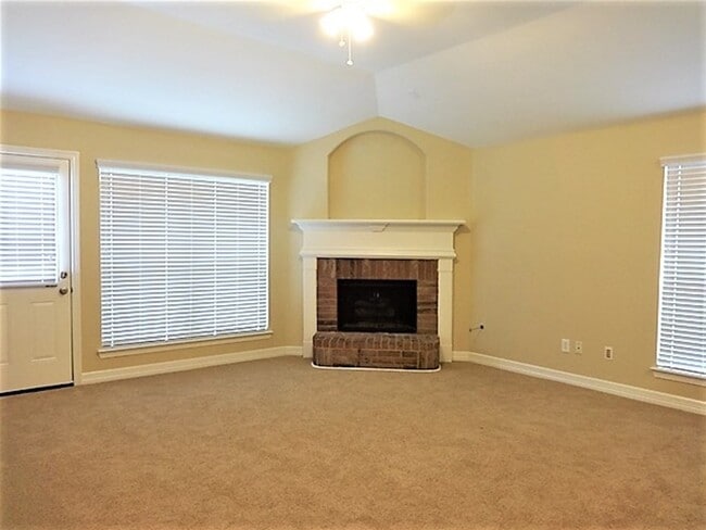 Photo - 19072 Hammer Ln