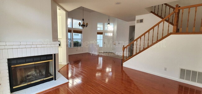 Building Photo - 5435 Quebec Common Rental