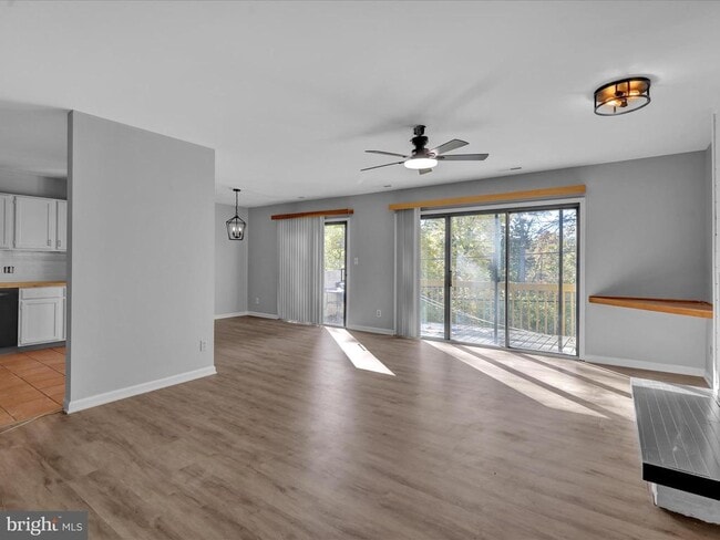 Photo - 10 Pine Woods Ct