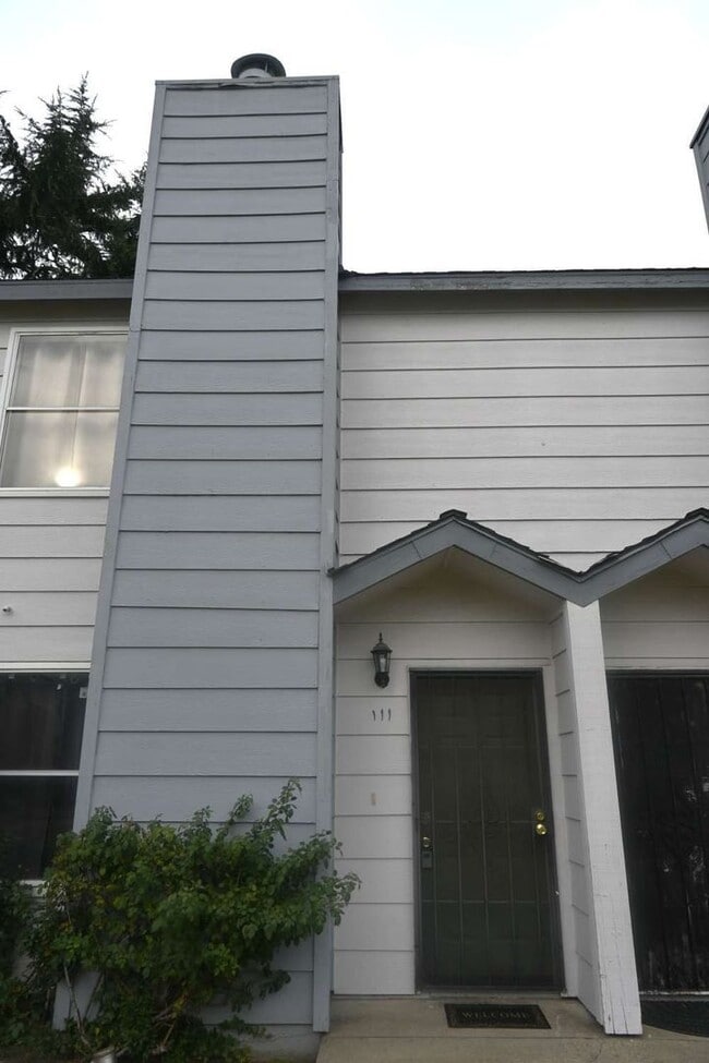 Building Photo - 8272 Center Pkwy