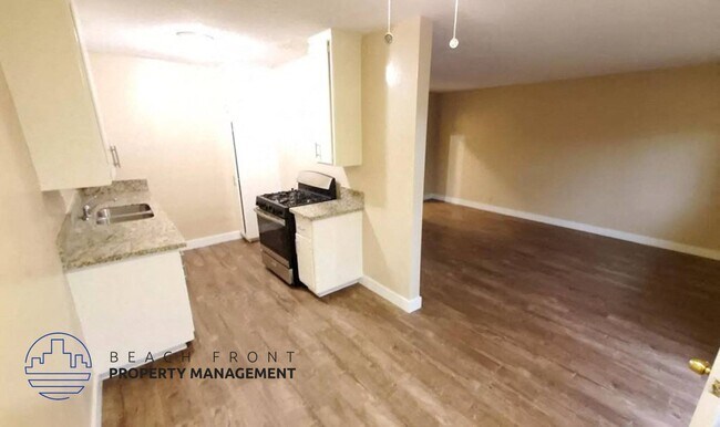 Photo - 8910 Sepulveda Eastway