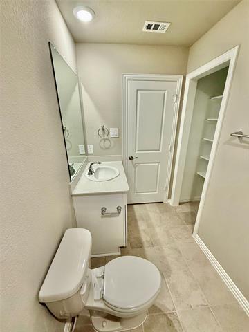 Photo - 2104 Rannoch St