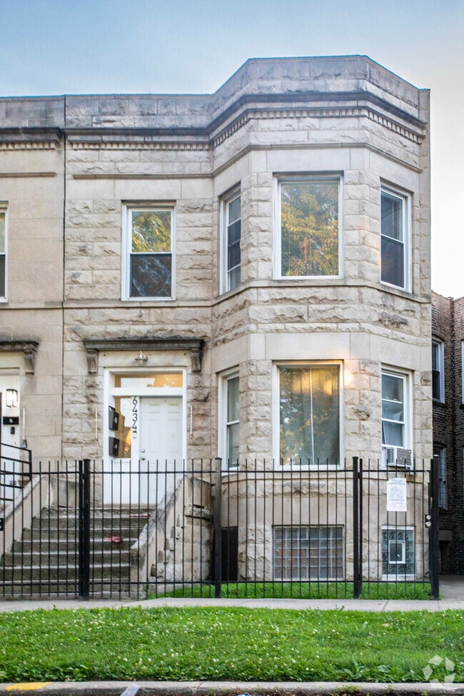 Building Photo - 6434 S Eberhart Ave Unit 2 Rental