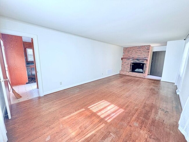 Photo - 1773 6 Mile Hwy