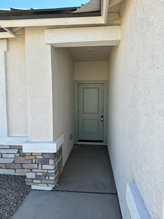Photo - Gorgeous NEWER 4 bedroom 2 bath home in Carlton