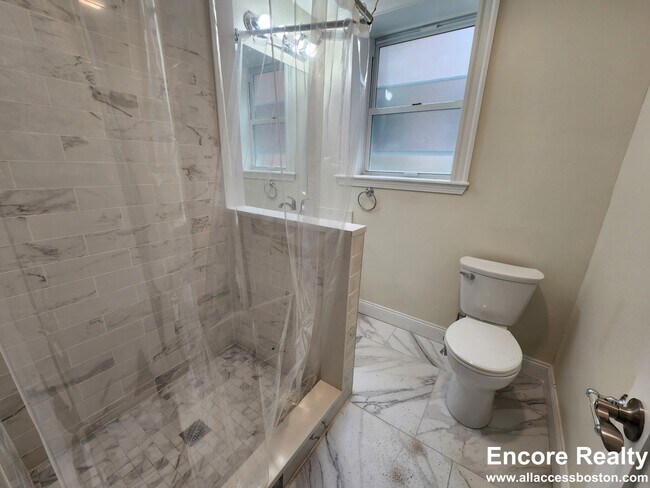 62 Pleasant St Unit 4