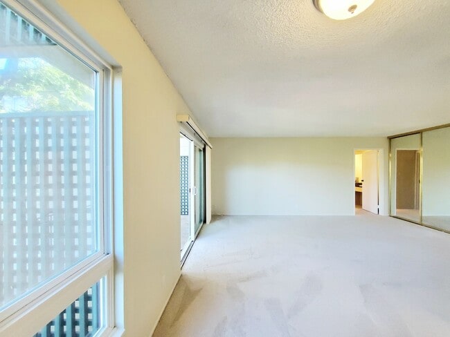 Photo - Serene Woodlake 1 bedroom home Unit 303