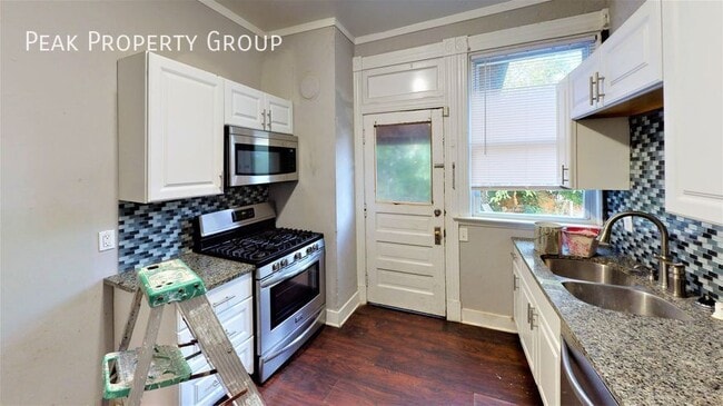 Building Photo - 2317 Stratford Ave