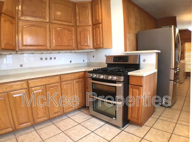 Photo - 3114 Homer St