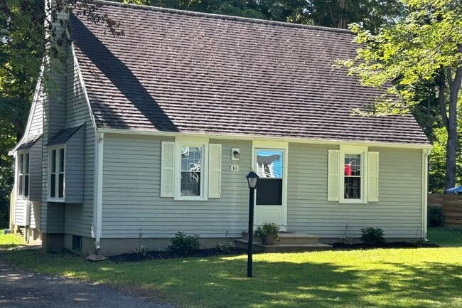 Building Photo - 10 Falls River Cir Rental