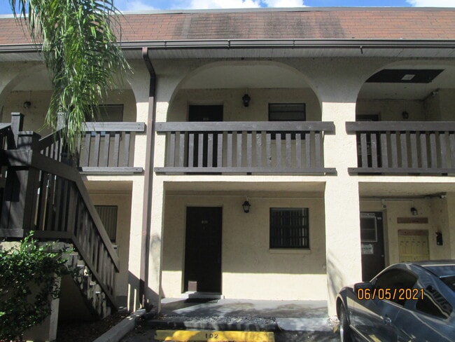 Apartment Front Door - 205 Palmetto Ave Unit 102