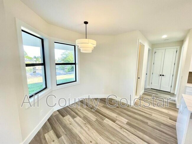 Photo - 31 Pine Valley Pl