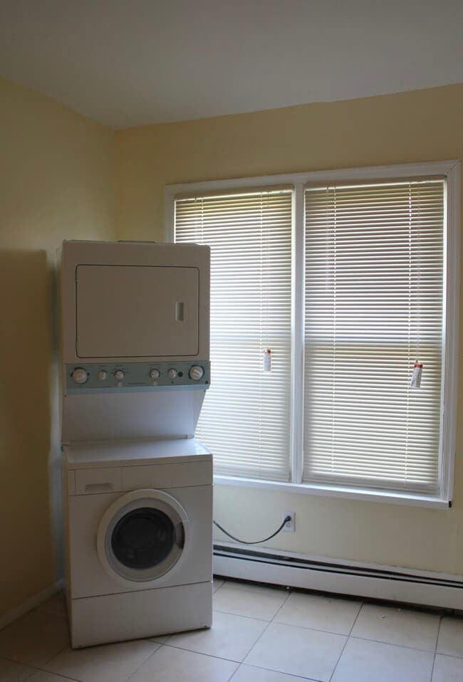 160 Clendenny Ave Unit First floor