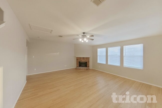 Photo - 216 Rambling Way