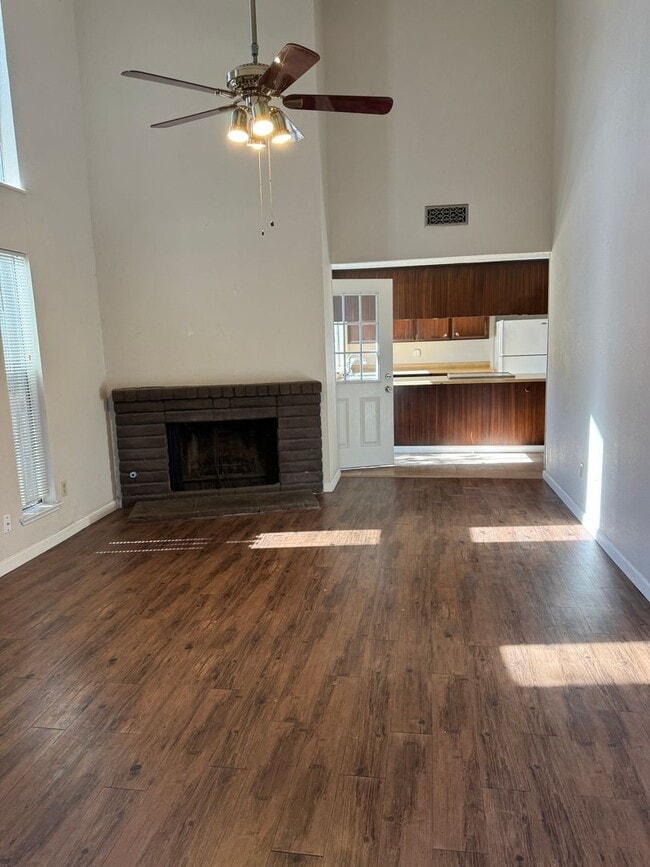 Photo - Cute Duplex in Convenient Location!