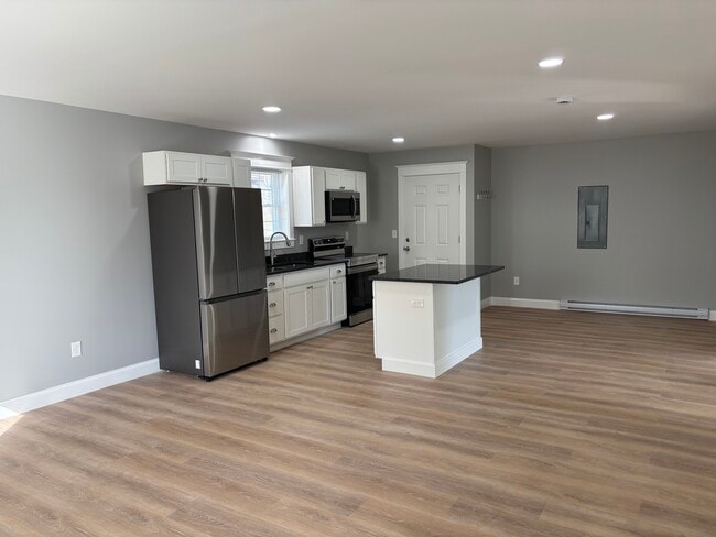 Photo - 1123 Main St Unidad 2