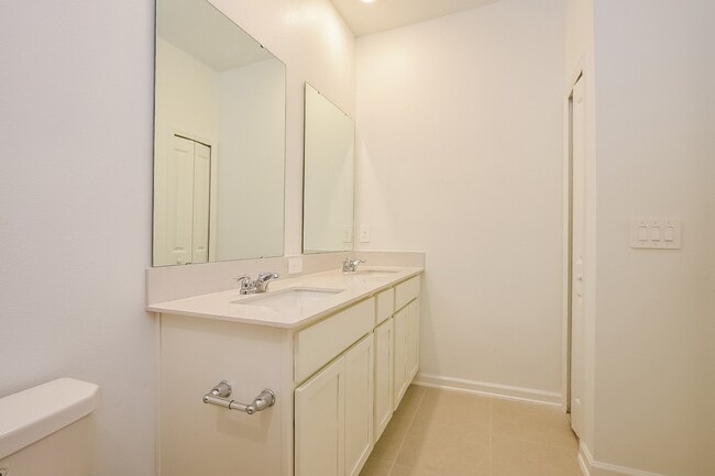 Photo - 7656 Gemstone St