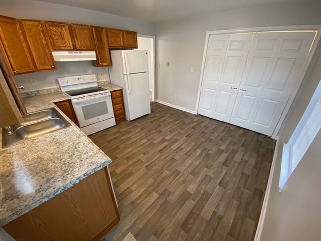 Photo - Charming 3-Bedroom Home with Modern Updates – Your New Home!