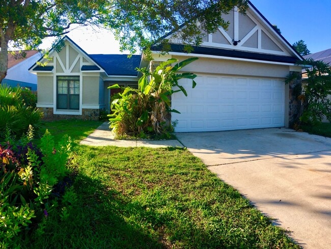 3/2 Pool Home in Alafaya Woods - Renovated 2021 - 3/2 Pool Home in Alafaya Woods - Renovated 2021