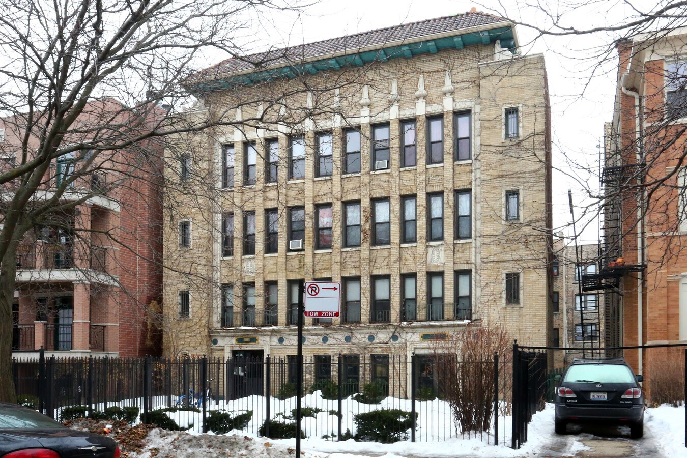 Photo - 4736 N Malden St Apartments