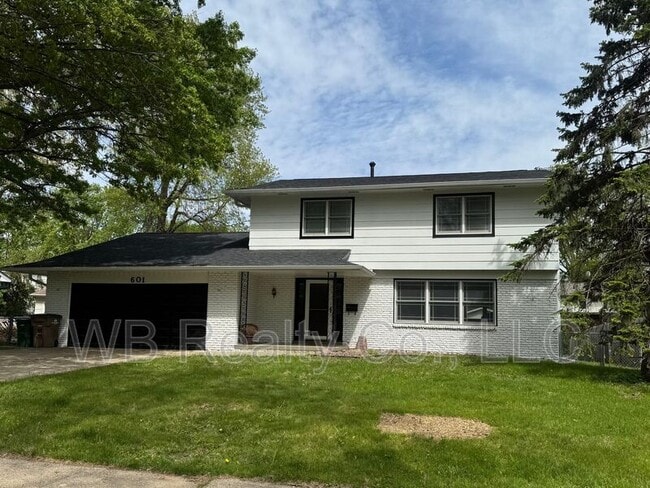 Photo - 601 34th St House