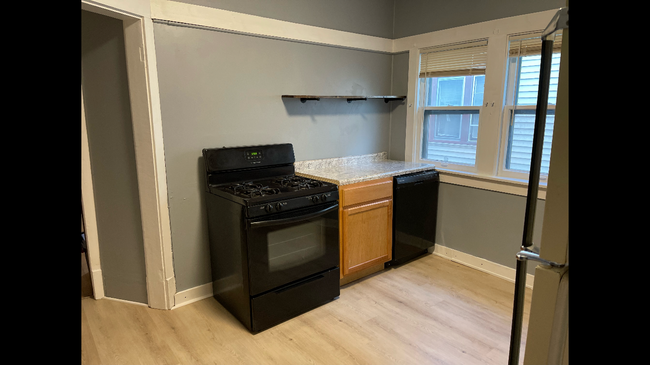 Kitchen - 2973 N Newhall St Townhome