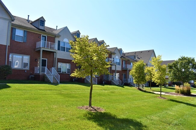 Handsome Facade - Cloverly Village of Ann Arbor Rental