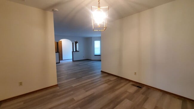 Photo - (3) Bed/(2.5) Bath Home on Cul-de-Sac Street AVAIL NOW!