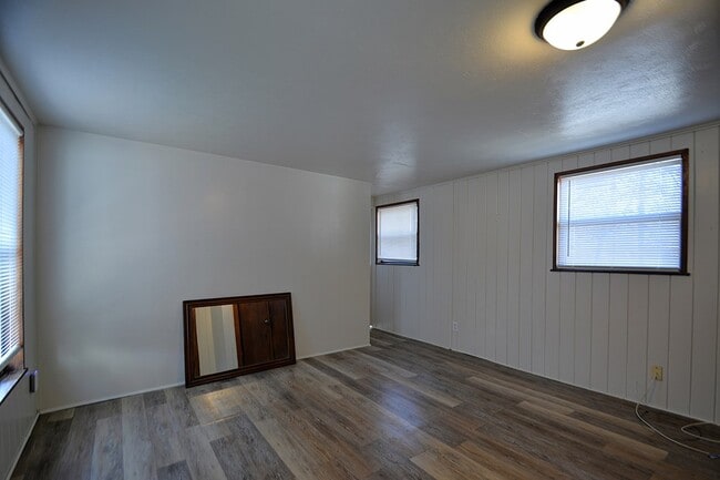 Photo - 1707-A Main St