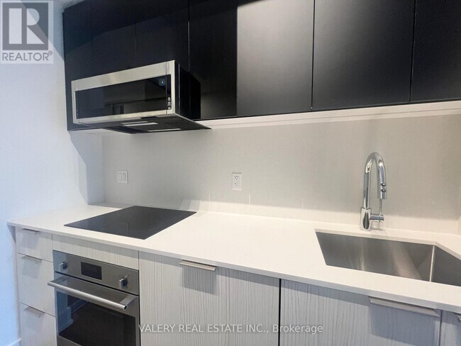 Photo - 308 Jarvis St Unit 702