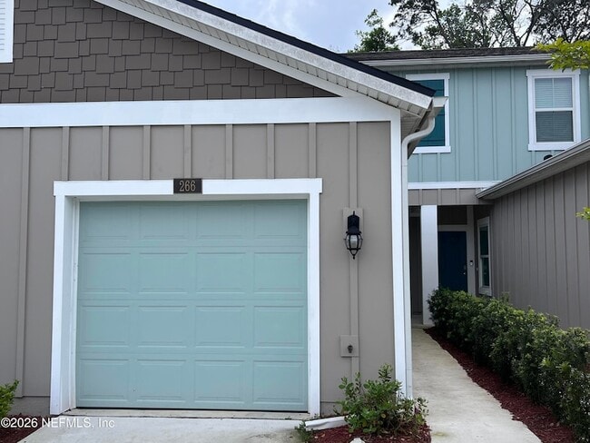 266 Aralia Ln