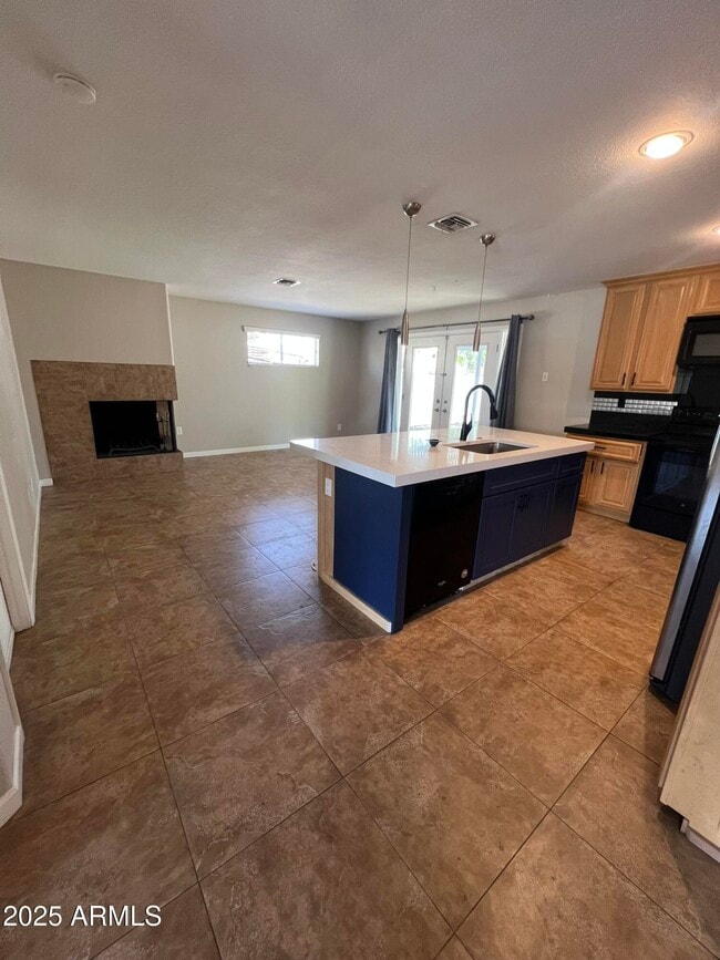 Photo - 233 E Huntington Dr