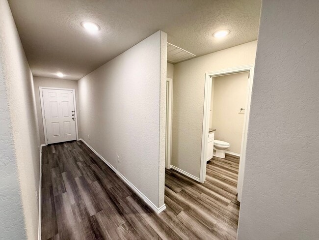 Photo - Gorgeous 3-bedroom, 2 Bathroom, Minutes from Randolph AFB