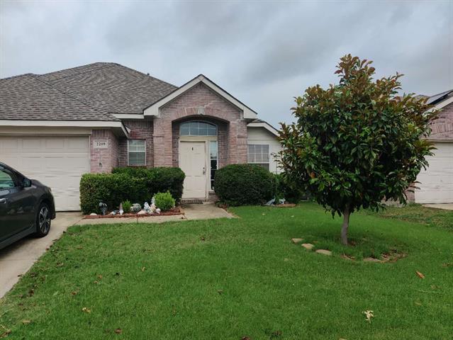 Photo - 2209 Spruce Cir House