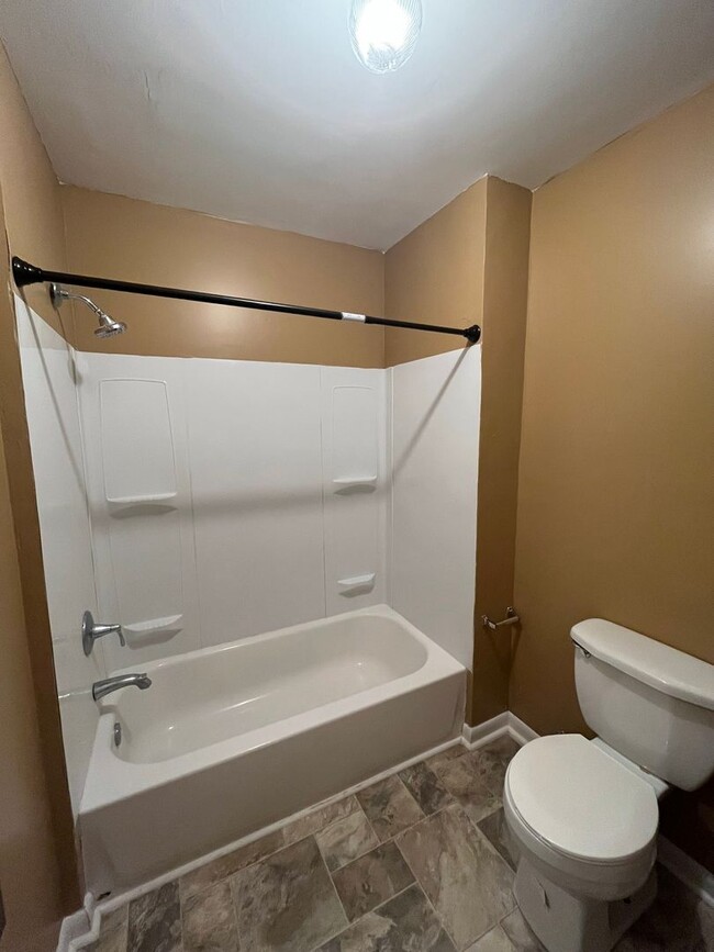 Photo - 3330 Iantha St