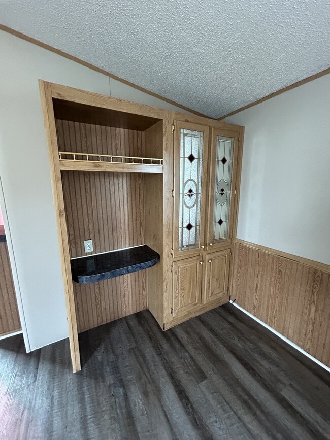 Photo - 217 Tyler St