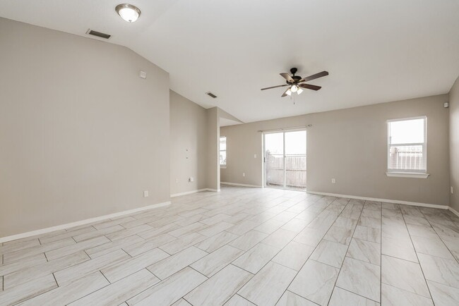 Photo - 1449 Mohrlake Dr