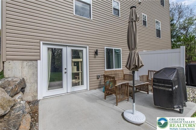 Photo - 221 Craig Ave