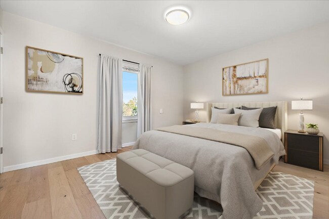 Photo - 2028 Pine St