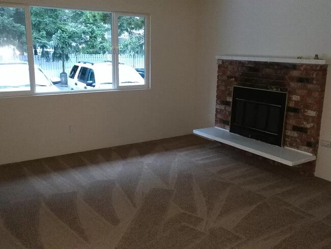 Photo - 16702 North Rd Unit #6