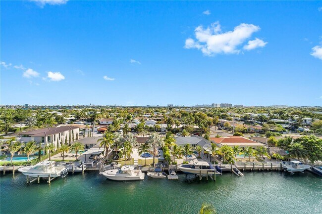 Photo - 2350 NE 135th St Unidad 808