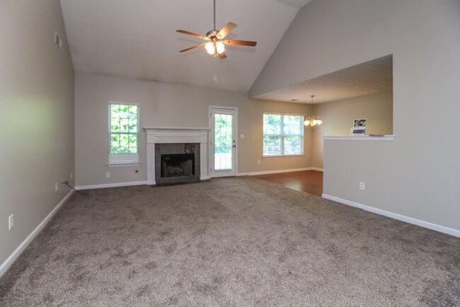 Photo - 142 St Ann Cir