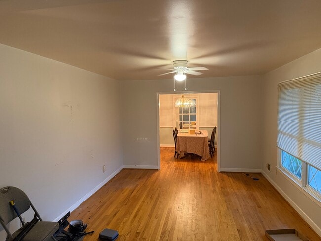 Photo - 6242 Trowbridge St