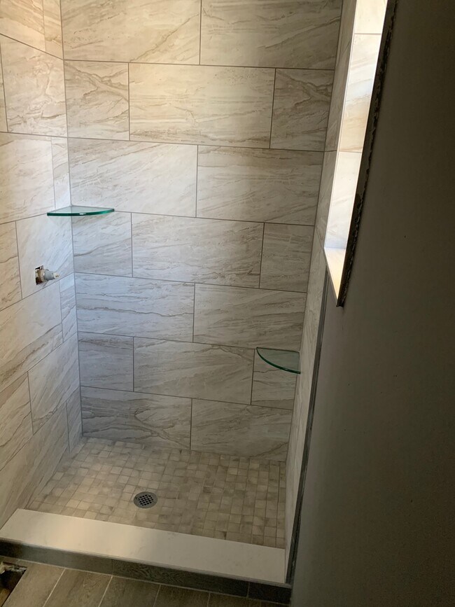 Photo - 639 N 12th St Unit Apt 1R