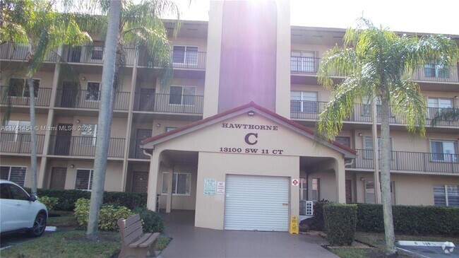 Building Photo - 13100 SW 11th Ct Unit 411C Rental