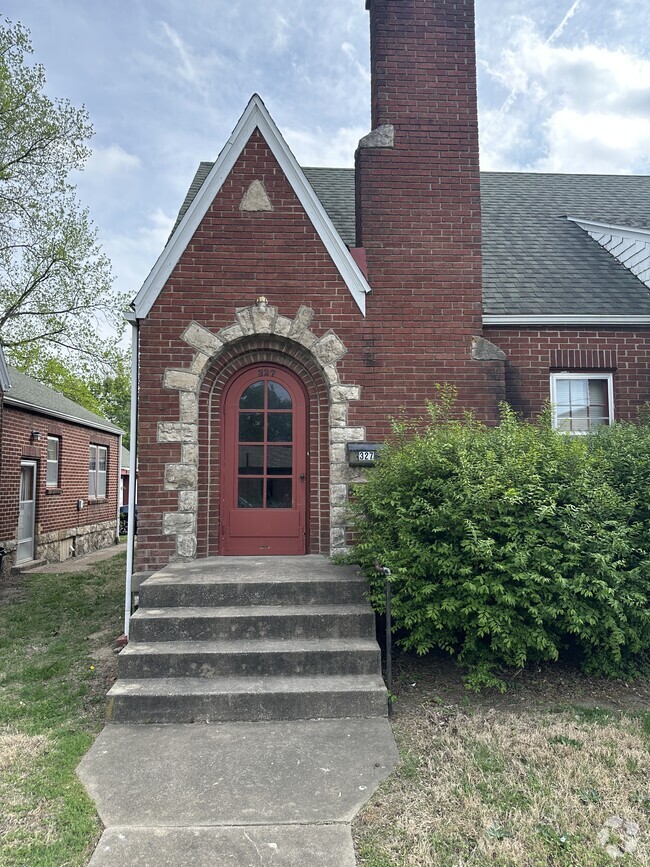 Building Photo - 327 W Main St Rental