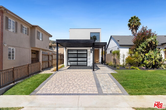 Photo - 4326 Edenhurst Ave